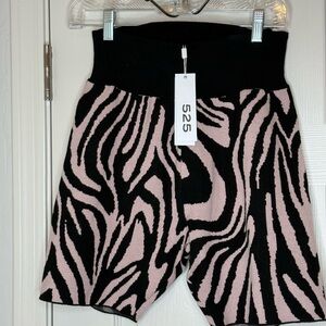 Zebra Print Women's Shorts 525 NWT size large